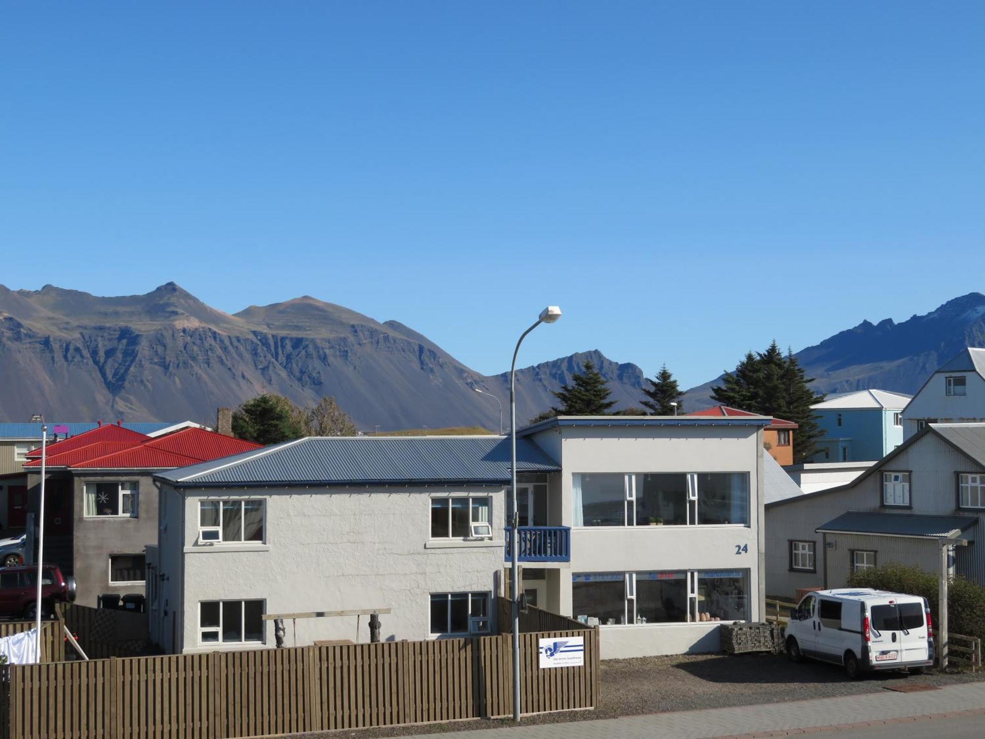 Old Airline Guesthouse Höfn Exterior foto